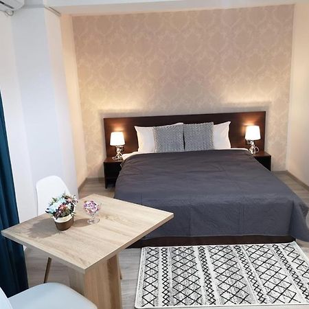 B House Rooms Яссы Экстерьер фото