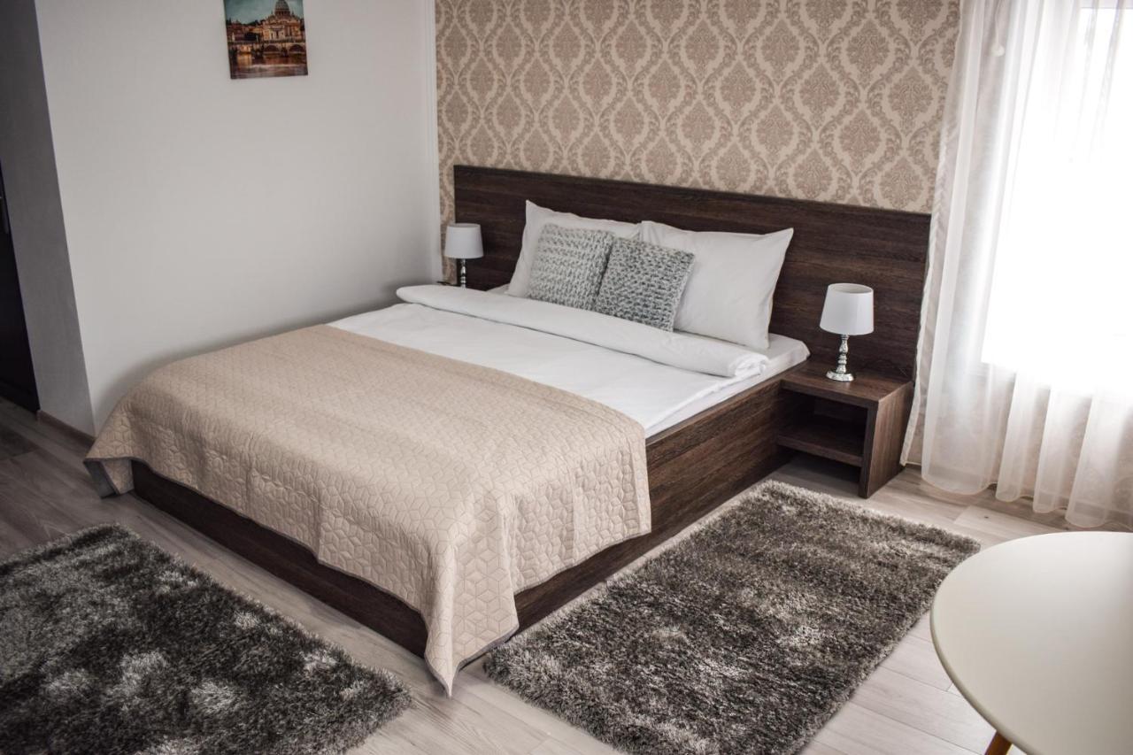 B House Rooms Яссы Экстерьер фото