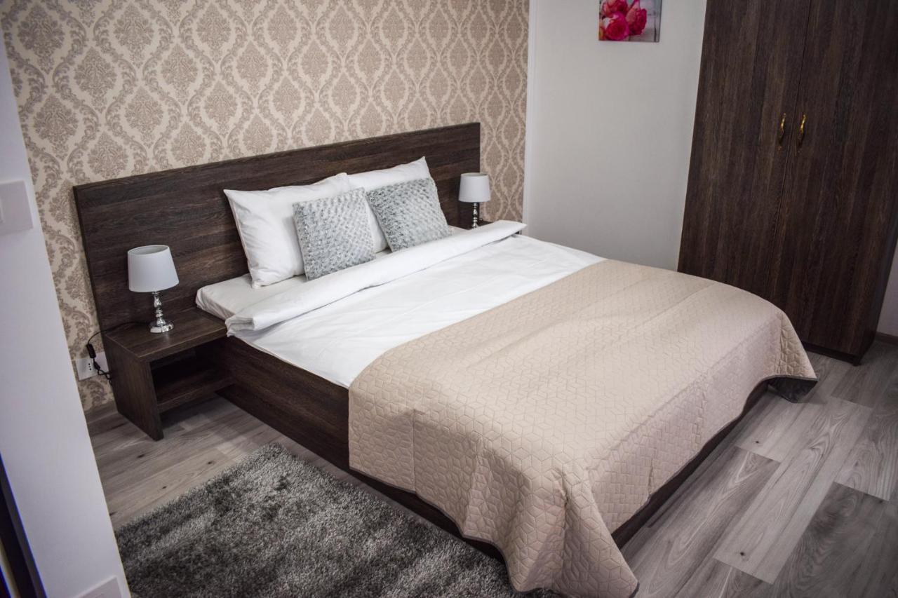 B House Rooms Яссы Экстерьер фото