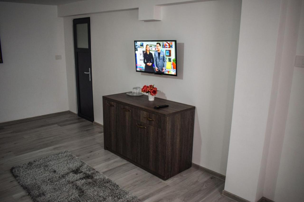 B House Rooms Яссы Экстерьер фото