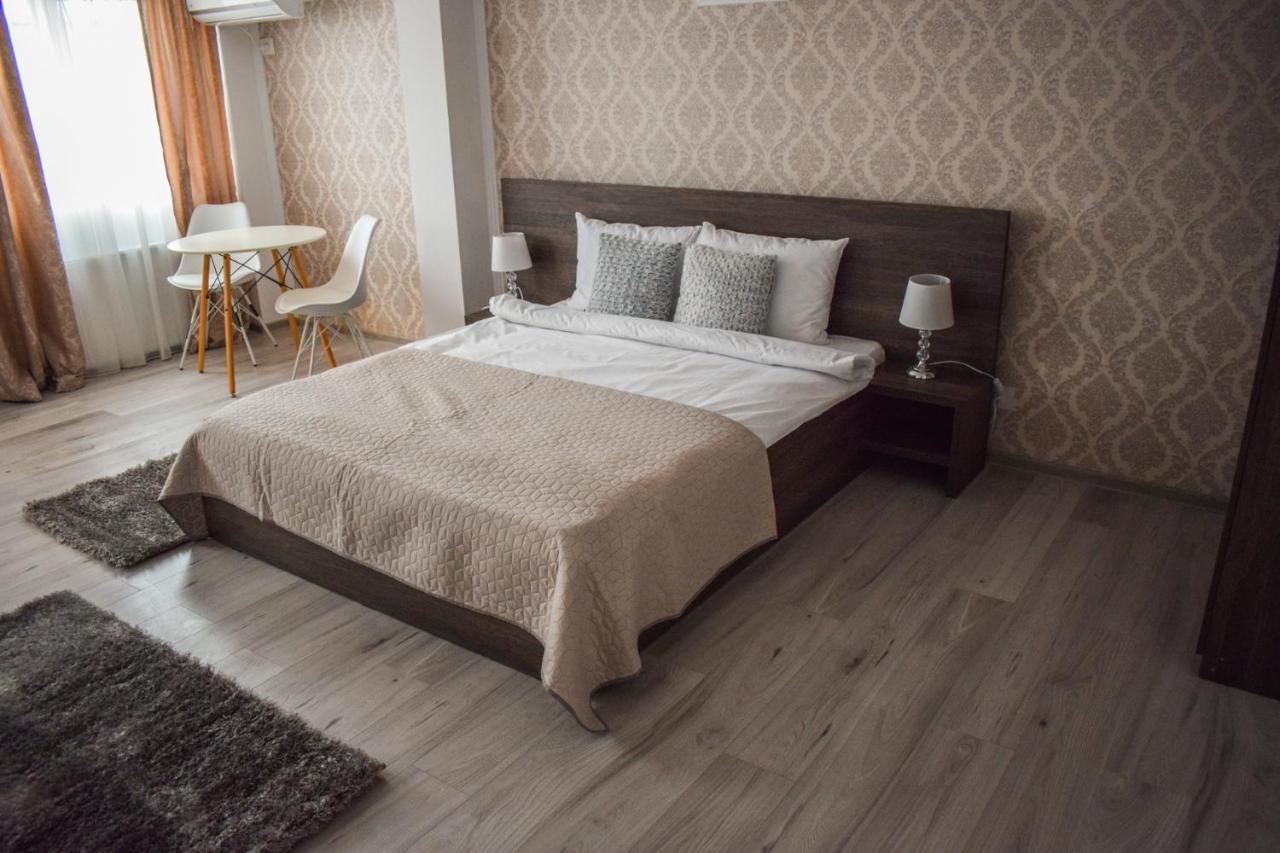 B House Rooms Яссы Экстерьер фото