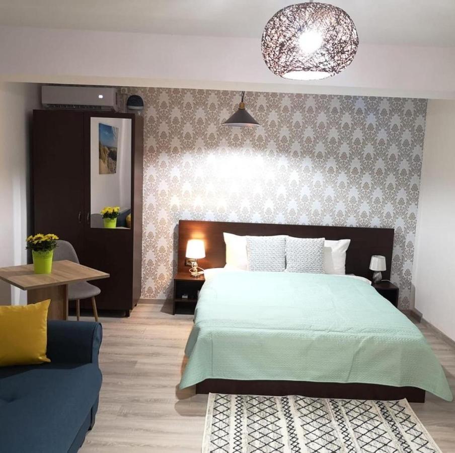 B House Rooms Яссы Экстерьер фото